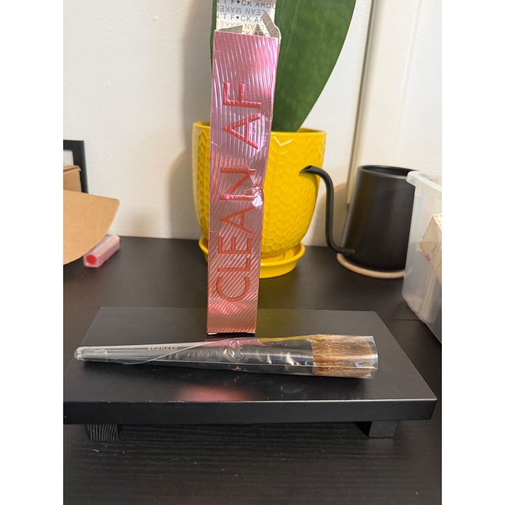 Lawless Beauty Clean AF Bronzer Brush New Sealed Tapered Face Makeup Brush